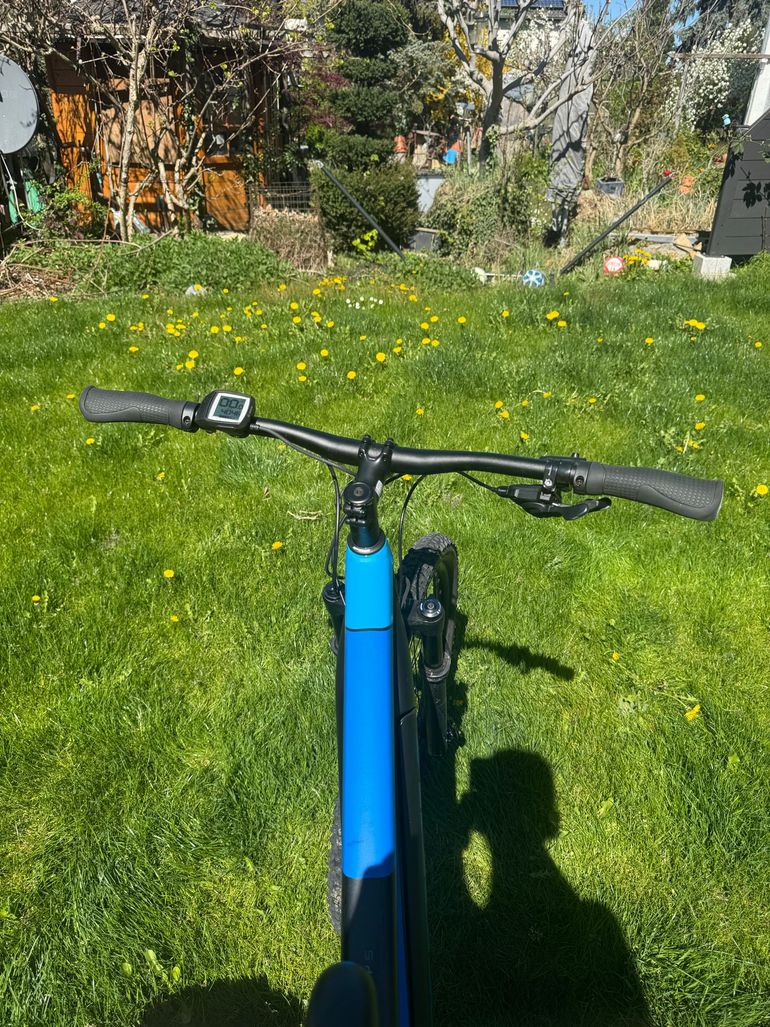 Brugt Trek Powerfly 5 Gen 4 2024 2024 Mountainbike — billede 2 af 7