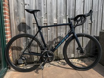 Käytetty Giant TCR Advanced Pro 2 Disc 2021 2021 Road & Gravel