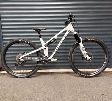 Tweedehands Commencal Meta V5 29 M 2026 2026 MTB