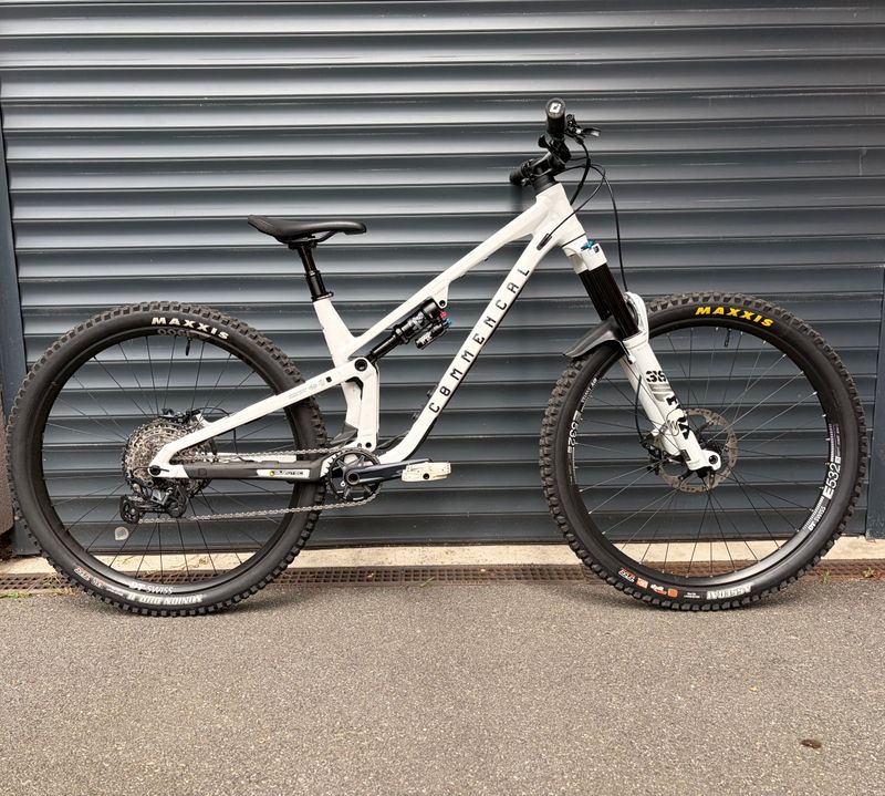 Used Commencal Meta V5 29 M 2026 2026 MTB