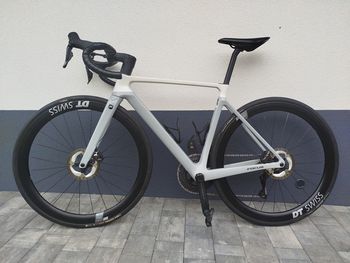 Tweedehands FOCUS IZALCO MAX 9.8 2025 Road & Gravel