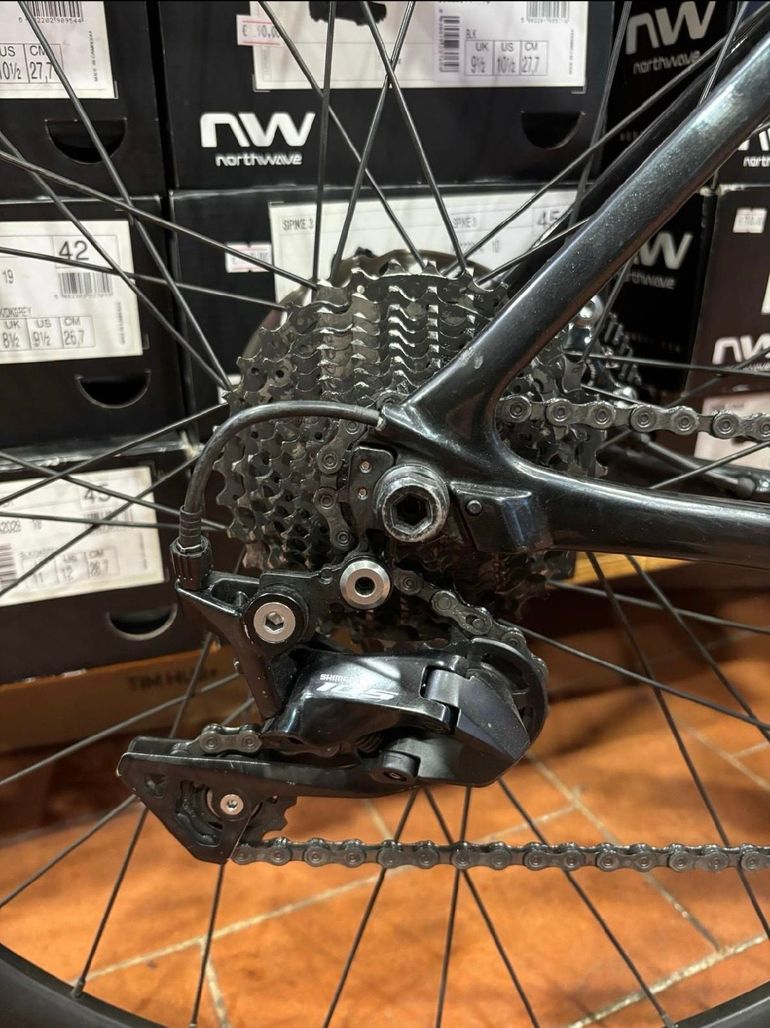 Used Cannondale Supersix Shimano 105 2020 Road & Gravel, Black — image 4 of 8