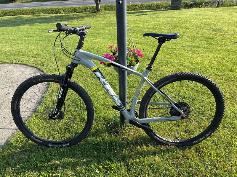 Used KHS TUCSON 2019 2019 MTB