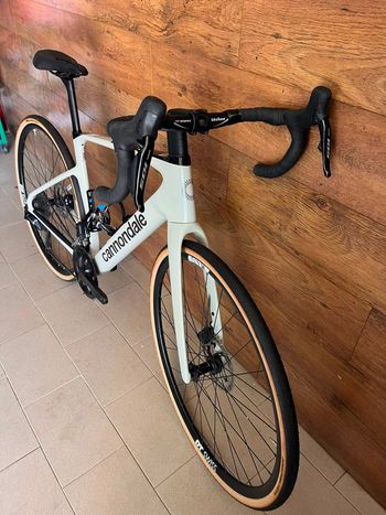 Cannondale Synapse Carbon 4 2026 2026 Road & Gravel usato, Bianco — immagine 7 di 16