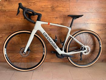 Cannondale Synapse Carbon 4 2026 2026 Road & Gravel usato, Bianco — immagine 11 di 16