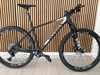 Canyon Exceed CF SL 6.0 2019 2019 MTB usato