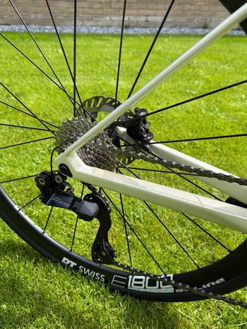 Gebrauchtes BMC Roadmachine THREE 2023 2023 Road & Gravel, Weiß — Bild 3 von 11