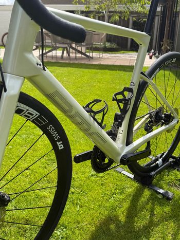Gebrauchtes BMC Roadmachine THREE 2023 2023 Road & Gravel, Weiß — Bild 6 von 11