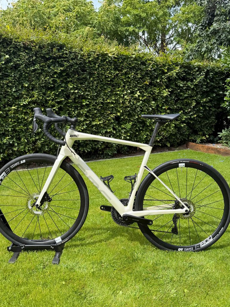 Gebrauchtes BMC Roadmachine THREE 2023 2023 Road & Gravel, Weiß — Bild 2 von 11