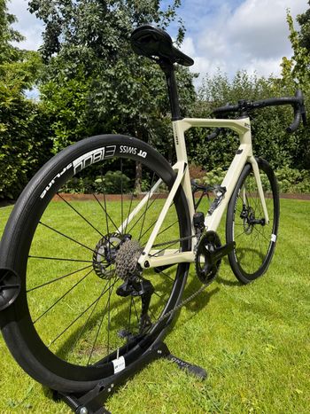 Gebrauchtes BMC Roadmachine THREE 2023 2023 Road & Gravel, Weiß — Bild 10 von 11