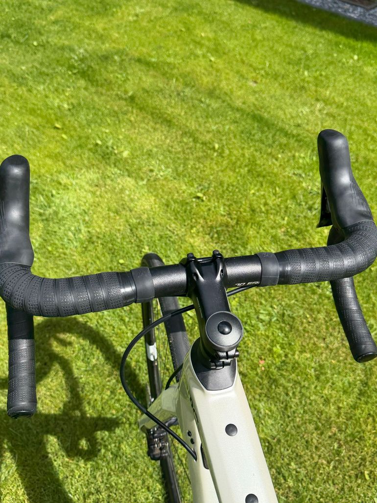 Gebrauchtes BMC Roadmachine THREE 2023 2023 Road & Gravel, Weiß — Bild 5 von 11