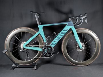 Canyon Aeroad CF SLX 8 Di2 2024 2024 Road & Gravel d'occasion