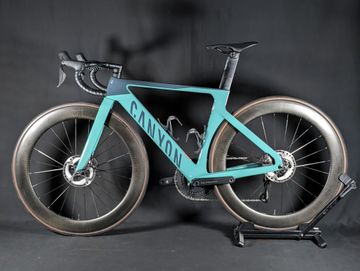 Brugt Canyon Aeroad CF SLX 8 Di2 2024 2024 Road & Gravel — billede 2 af 21