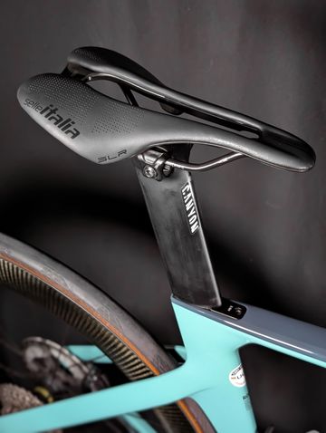 Brugt Canyon Aeroad CF SLX 8 Di2 2024 2024 Road & Gravel — billede 18 af 21