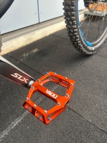 Used Giant Trance 2 2017 2017 Mountainbike, Orange, 27.5 — image 8 of 11