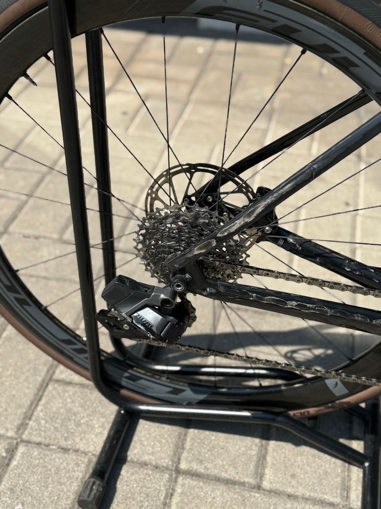 Used Focus Izalco SRAM Rival eTap AXS 2023 Road & Gravel, Black — image 3 of 13