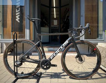 Used Focus Izalco SRAM Rival eTap AXS 2023 Road & Gravel