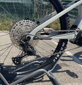 Cannondale Moterra neo Shimano Deore XT 2025 Mountainbike usato, Grigio chiaro — immagine 4 di 4