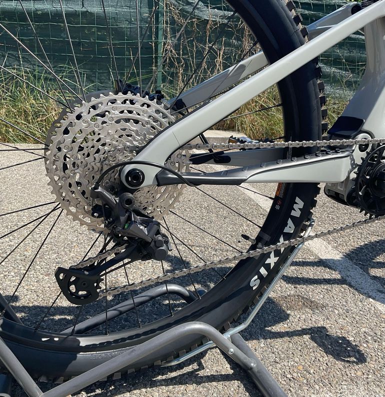 Cannondale Moterra neo Shimano Deore XT 2025 Mountainbike usato, Grigio chiaro — immagine 4 di 4