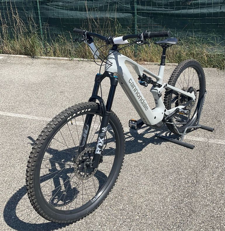Cannondale Moterra neo Shimano Deore XT 2025 Mountainbike usato, Grigio chiaro — immagine 3 di 4