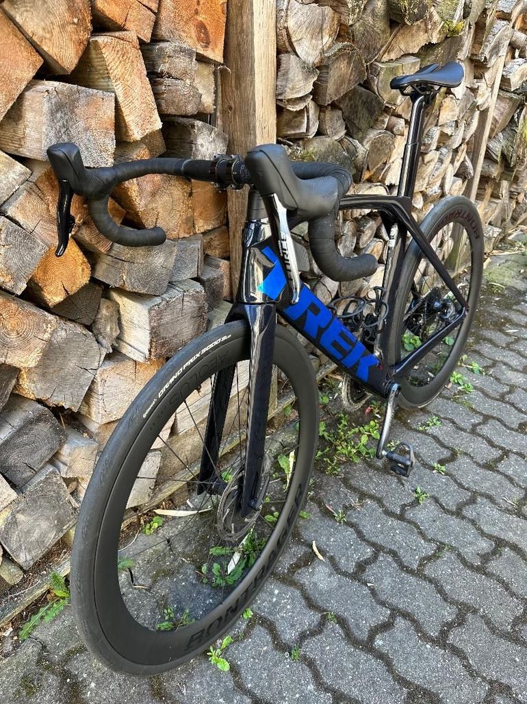 Used Trek Madone SL 7 2022 2022 Road & Gravel, Black — image 2 of 6