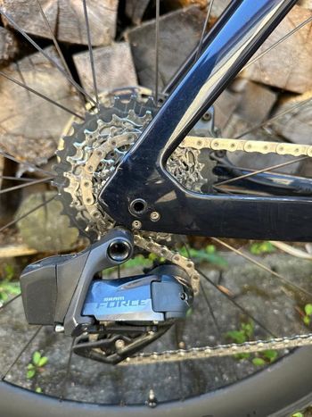 Used Trek Madone SL 7 2022 2022 Road & Gravel, Black — image 4 of 6