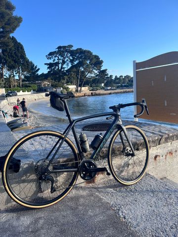 Brugt Emonda Custom Shimano 105 Di2 2023 Road & Gravel