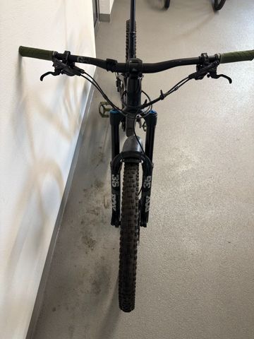 Used Canyon Strive CF 8.0 2020 2020 Mountainbike, Black, 29 — image 7 of 9