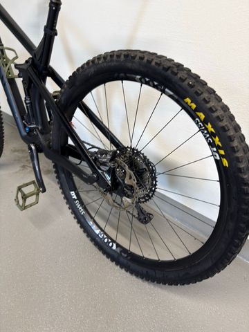 Used Canyon Strive CF 8.0 2020 2020 Mountainbike, Black, 29 — image 6 of 9