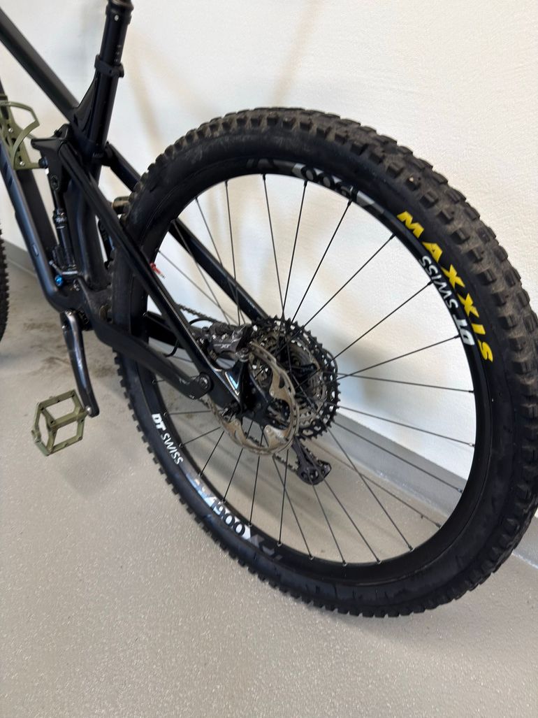 Used Canyon Strive CF 8.0 2020 2020 Mountainbike, Black, 29 — image 6 of 9