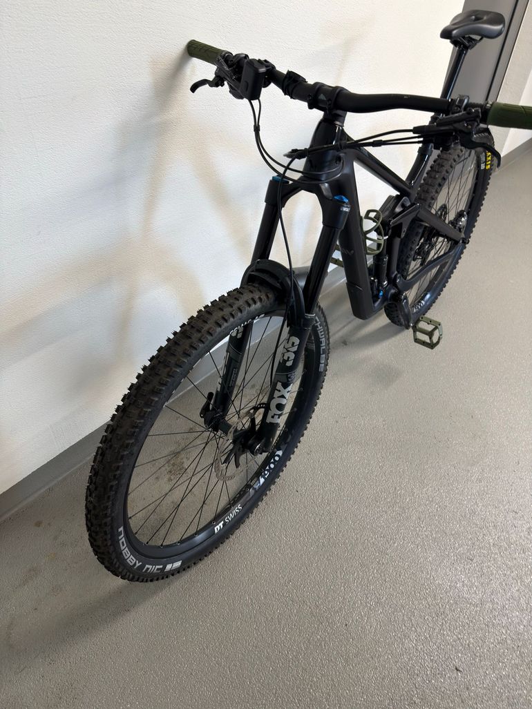 Used Canyon Strive CF 8.0 2020 2020 Mountainbike, Black, 29 — image 3 of 9
