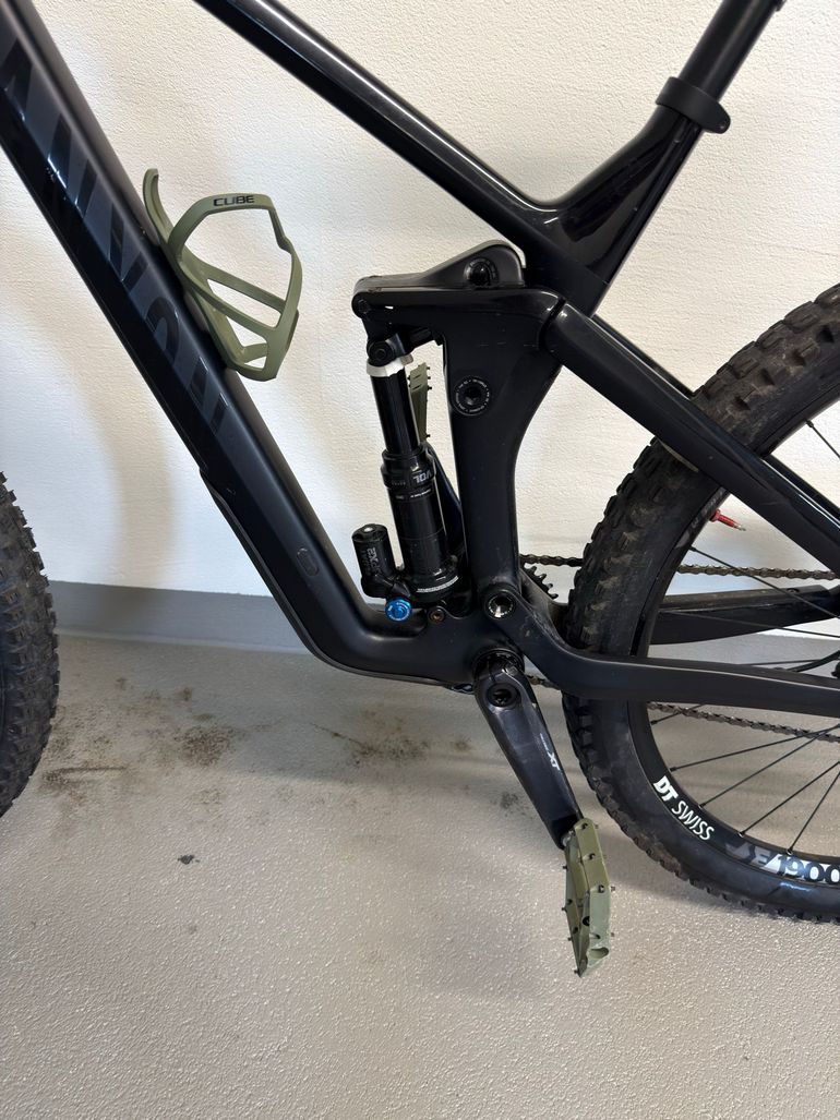 Used Canyon Strive CF 8.0 2020 2020 Mountainbike, Black, 29 — image 5 of 9