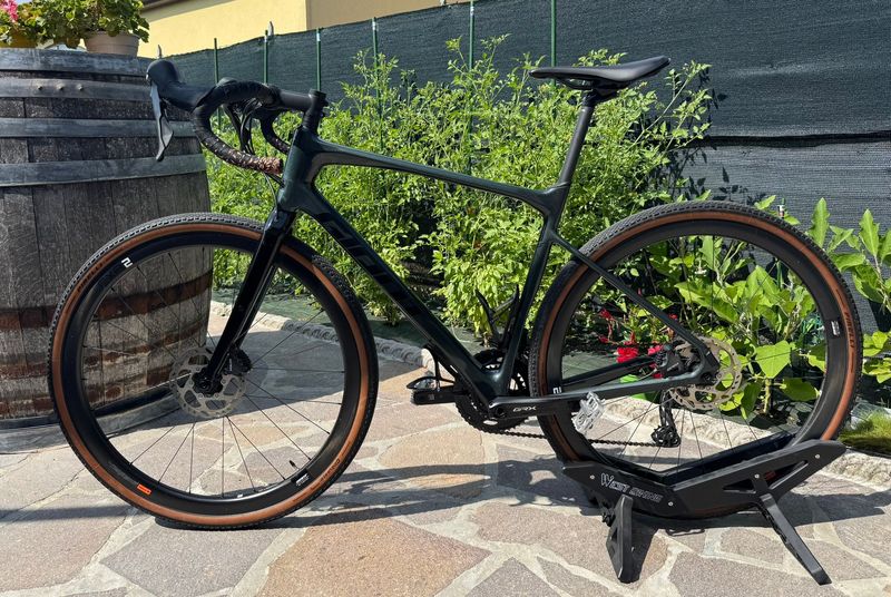 Used Giant Revolt, Advanced 0 2021 2021 Road & Gravel