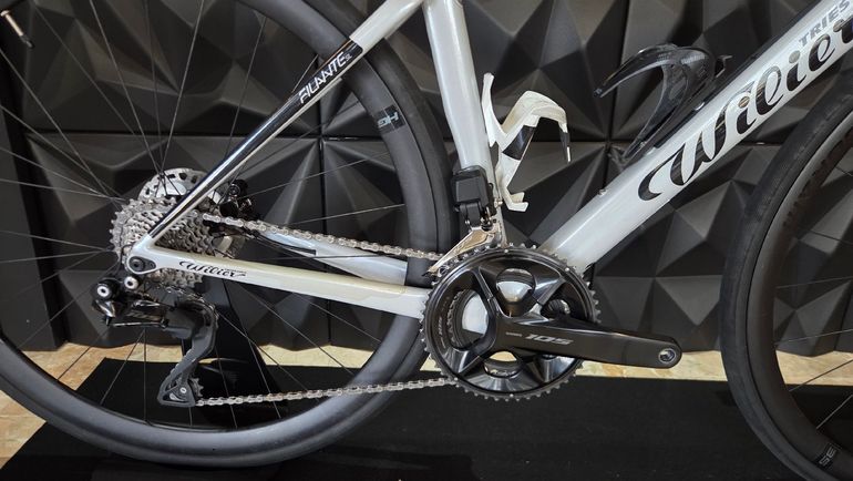 Gebrauchtes Wilier Filante Shimano 105 Di2 2023 Road & Gravel, Hellgrau — Bild 2 von 9