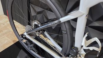 Gebrauchtes Wilier Filante Shimano 105 Di2 2023 Road & Gravel, Hellgrau — Bild 5 von 9