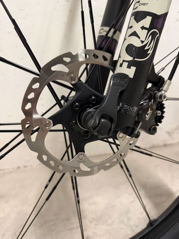 Used Santa Cruz Blur XE C 2018 2018 Mountainbike, Black, 29 — image 4 of 11
