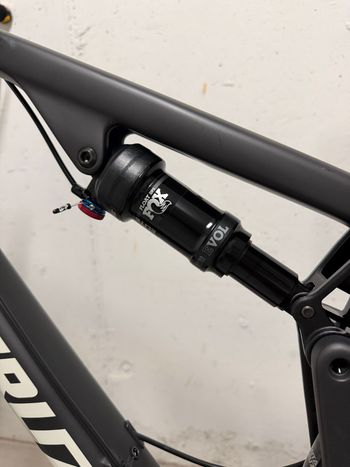 Santa Cruz Blur XE C 2018 2018 Mountainbike d'occasion — image 9 sur 11