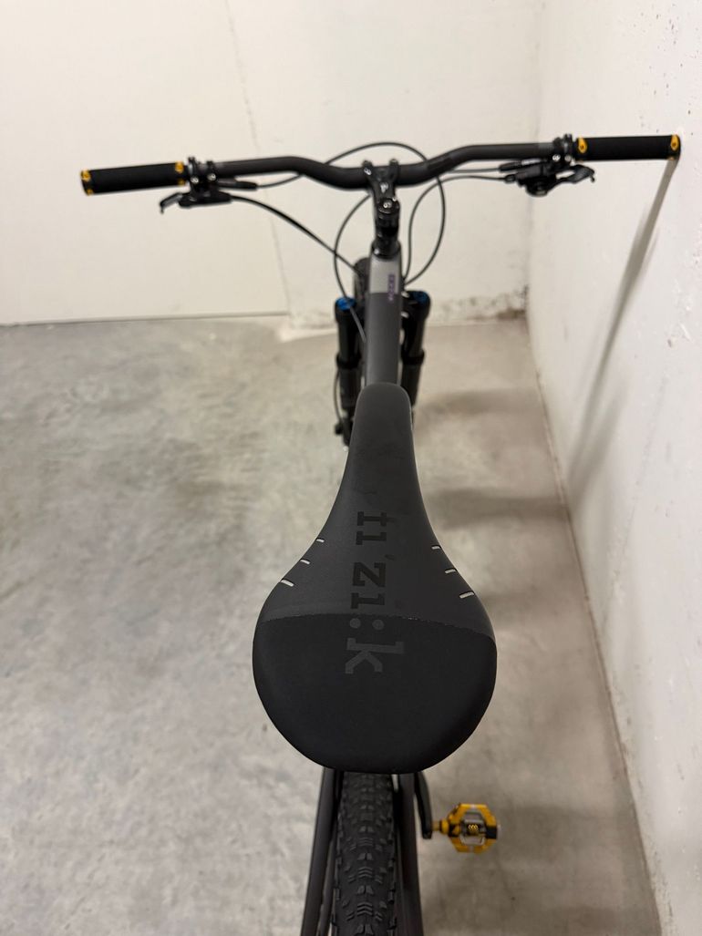 Santa Cruz Blur XE C 2018 2018 Mountainbike d'occasion — image 6 sur 11
