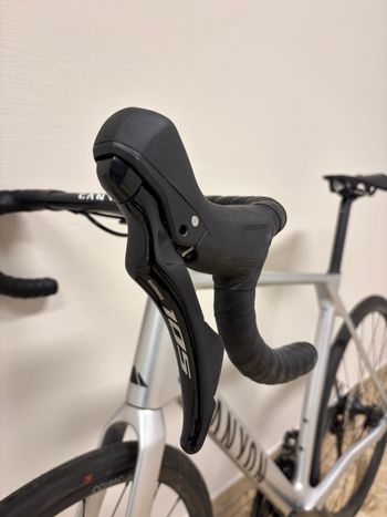 Used Canyon Endurace CF 7 2025 2025 Road & Gravel, White — image 7 of 10