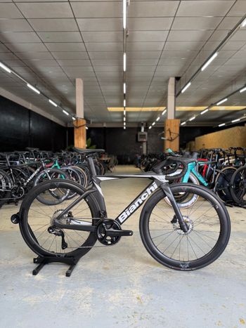 Použité Bianchi Oltre Pro Ultegra Di2 2024 2024 Road & Gravel