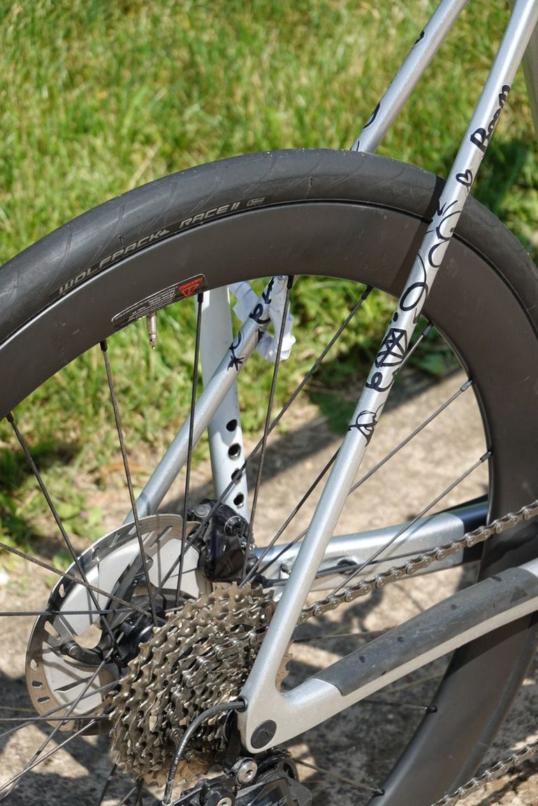 Gebrauchtes Canyon Endurace CF 7 2024 2024 Road & Gravel, Hellgrau — Bild 4 von 10