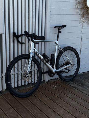 Tweedehands Canyon Endurace CF 7 2024 2024 Road & Gravel — afbeelding 2 van 10