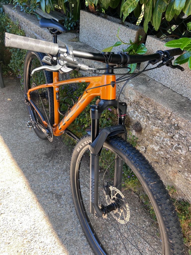 Trek X-Caliber 9 2022 2022 Mountainbike usato, Arancione — immagine 4 di 6