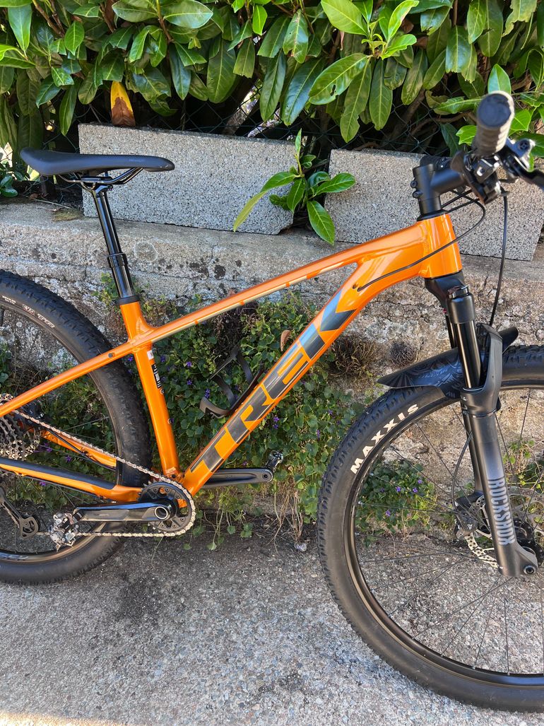 Trek X-Caliber 9 2022 2022 Mountainbike usato, Arancione — immagine 2 di 6