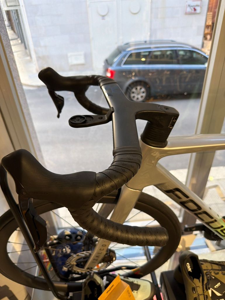 Brugt Focus IZALCO MAX 9.7 2026 2026 Road & Gravel — billede 5 af 6