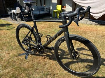 Tweedehands Scott Addict RC 40 2024 2024 Road & Gravel — afbeelding 2 van 8