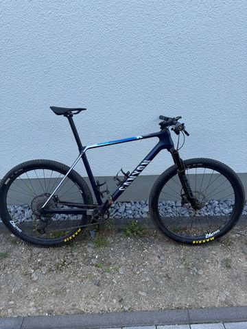 Used Canyon Exceed Shimano Deore XT 2022 Mountainbike, Blue — image 1 of 7