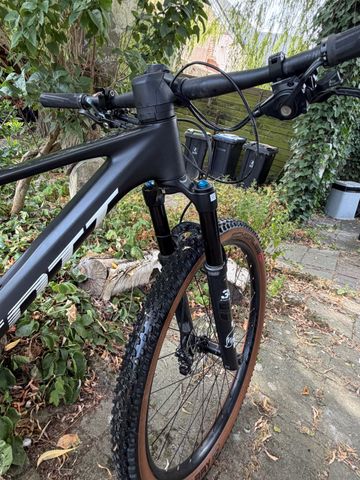 Scott Spark RC Team 2025 2024 Mountainbike usato, Nero — immagine 2 di 4