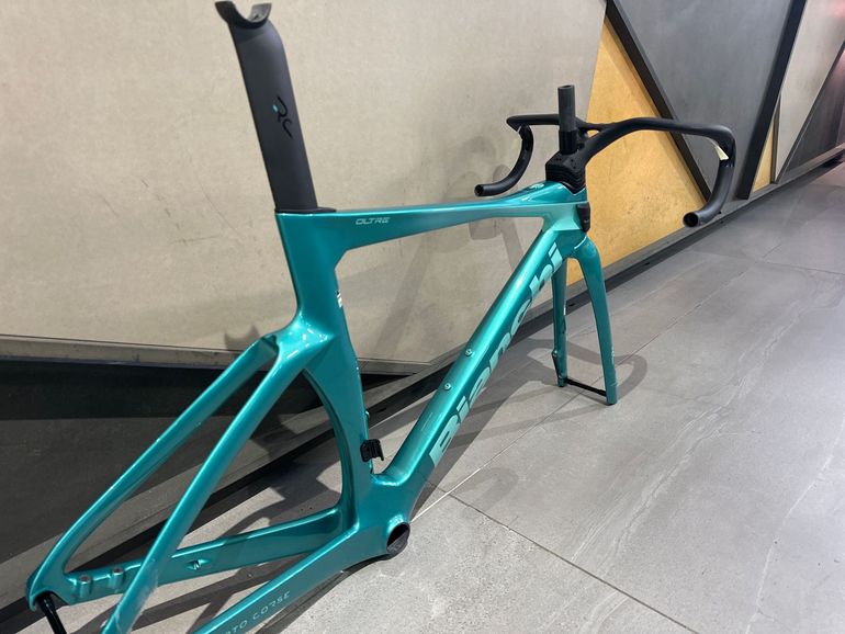 Bianchi Oltre RC 2026 Frameset 2026 Road & Gravel d'occasion — image 3 sur 5