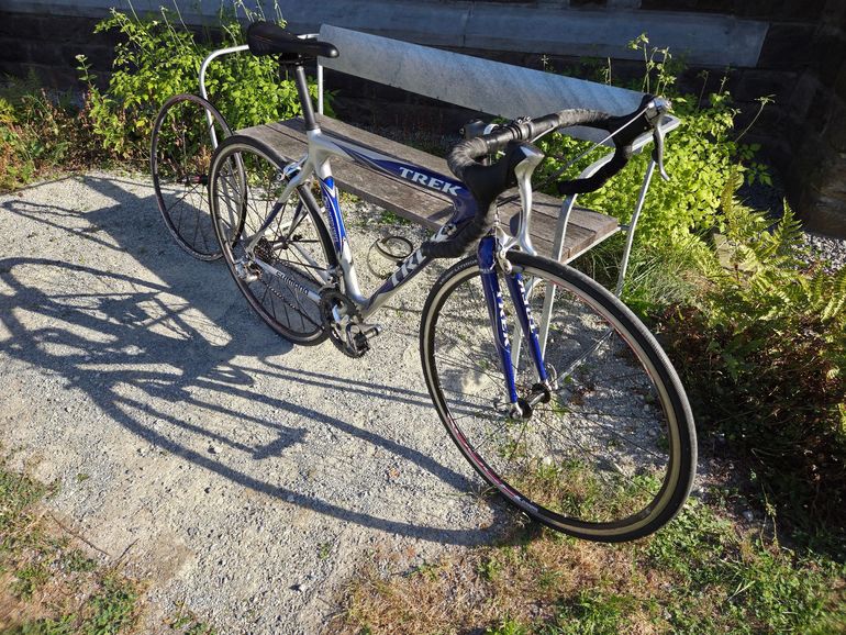 Used Trek 5200 2003 2003 Road & Gravel, Blue — image 3 of 10